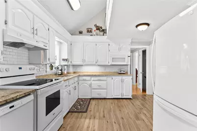 105 Ballston Avenue, Pawtucket, RI 02861 - Photo 11