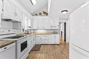 105 Ballston Ave, Pawtucket, RI 02861 - Photo 11