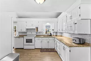 105 Ballston Ave, Pawtucket, RI 02861 - Photo 9