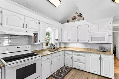 105 Ballston Avenue, Pawtucket, RI 02861 - Photo 13