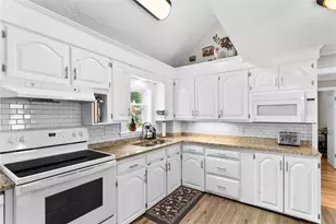 105 Ballston Ave, Pawtucket, RI 02861 - Photo 13