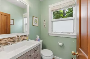 271 Highland Ave, Providence, RI 02906 - Photo 15