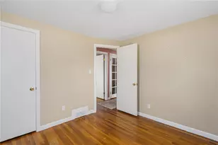 39 Gloria St, Pawtucket, RI 02861 - Photo 9
