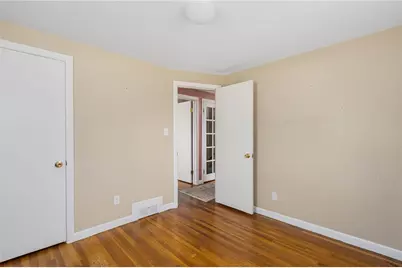 39 Gloria Street, Pawtucket, RI 02861 - Photo 9