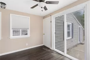 39 Gloria St, Pawtucket, RI 02861 - Photo 7