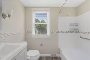 39 Gloria St, Pawtucket, RI 02861 - Photo 11