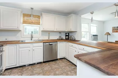 66 Center Avenue, Middletown, RI 02842 - Photo 7