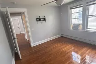 101 Rutherglen Ave, Providence, RI 02907 - Photo 9
