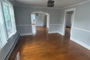 101 Rutherglen Ave, Providence, RI 02907 - Photo 7