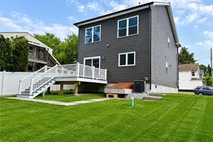31 Tucker St, Warwick, RI 02886 - Photo 3
