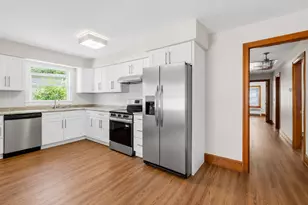 118 Summit Ave, West Warwick, RI 02893 - Photo 9