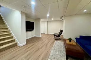 24 Walnut St, Pawtucket, RI 02860 - Photo 27