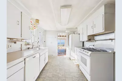1127 Succotash Road, Narragansett, RI 02879 - Photo 11