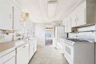 1127 Succotash Rd, Narragansett, RI 02879 - Photo 11