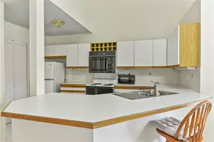 754 Williamsburg Cir, Warwick, RI 02886 - Photo 5