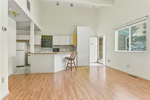 754 Williamsburg Cir, Warwick, RI 02886 - Photo 3