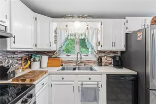 342 Switch Rd, Richmond, RI 02832 - Photo 7