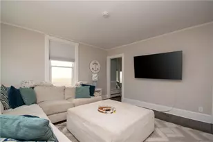 26 Carey St, Newport, RI 02840 - Photo 13