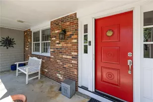 7 Ledgemont Dr, Warwick, RI 02886 - Photo 5