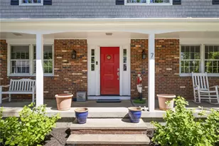 7 Ledgemont Dr, Warwick, RI 02886 - Photo 3