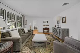 7 Ledgemont Dr, Warwick, RI 02886 - Photo 9