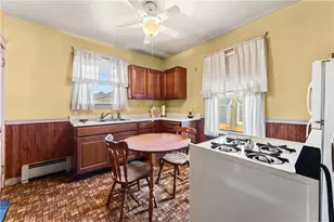 61 Nathanael Ave, Pawtucket, RI 02860 - Photo 17