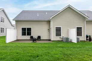73 W Valley Cir, West Warwick, RI 02893 - Photo 3