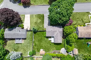 117 Larchmont Rd, Warwick, RI 02886 - Photo 3