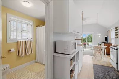 64 Burnside Avenue, Narragansett, RI 02882 - Photo 15