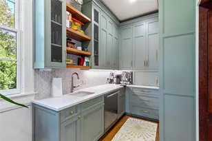 79 Clarendon Ave, Providence, RI 02906 - Photo 19