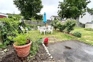 302 State St, Bristol, RI 02809 - Photo 5