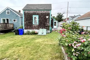 302 State St, Bristol, RI 02809 - Photo 7