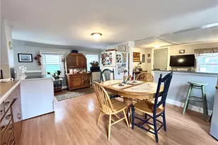 302 State St, Bristol, RI 02809 - Photo 11