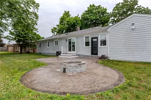 8 Barnes St, Smithfield, RI 02828 - Photo 37