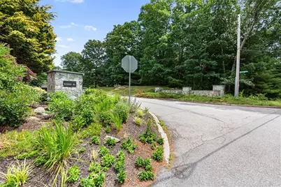 30 Rock Way, East Greenwich, RI 02818 - Photo 3