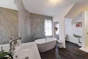 38 Pleasant St, Providence, RI 02906 - Photo 11