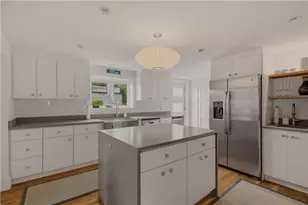59 Houston Ave, Newport, RI 02840 - Photo 7