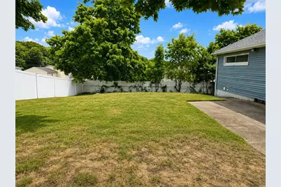 48 Madeleine Avenue, Woonsocket, RI 02895 - Photo 21