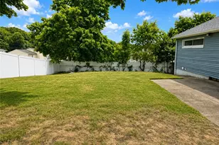 48 Madeleine Ave, Woonsocket, RI 02895 - Photo 21