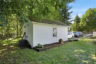222 Harrison Ave, Warwick, RI 02888 - Photo 31