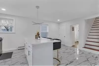 215 Kenyon Avenue, Pawtucket, RI 02861 - Photo 7