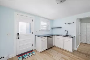 82 Burnside Ave, Newport, RI 02840 - Photo 13