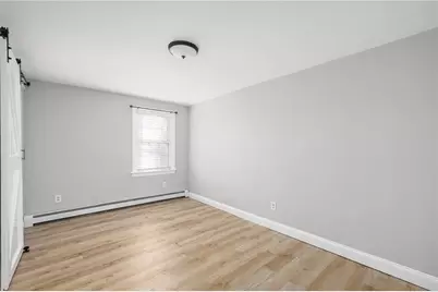 82 Burnside Avenue, Newport, RI 02840 - Photo 5