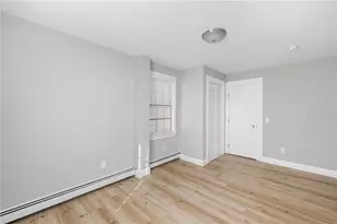 82 Burnside Ave, Newport, RI 02840 - Photo 7