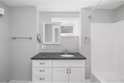 82 Burnside Avenue, Newport, RI 02840 - Photo 9