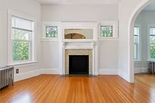 225 Hunts Ave, Pawtucket, RI 02861 - Photo 9