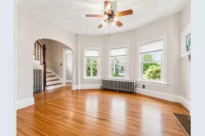 225 Hunts Avenue, Pawtucket, RI 02861 - Photo 7