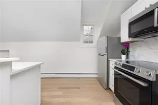 28 Young St, Newport, RI 02840 - Photo 11