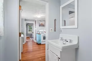 11 Baltimore St, Providence, RI 02909 - Photo 15