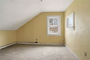32 Judith St, Providence, RI 02909 - Photo 9
